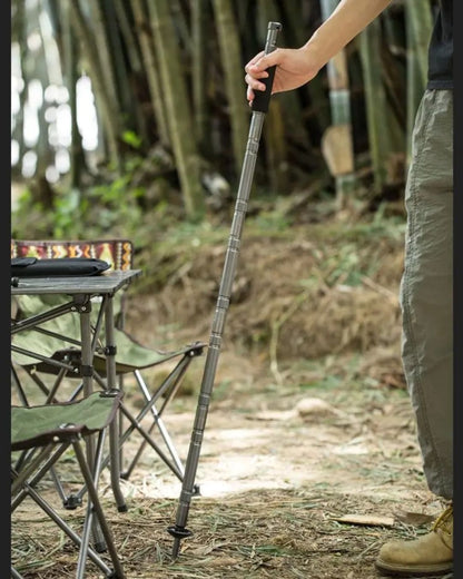 Bâton de Randonnée Multifonction Télescopique – Ultra Résistant & Équipé d’Outils de Survie